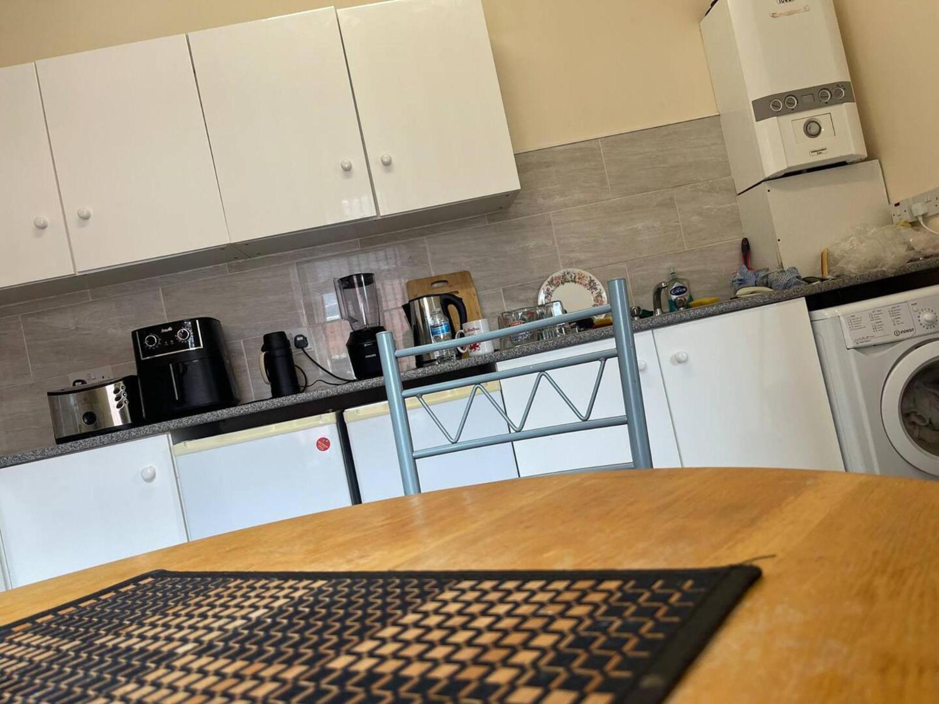 מנצ'סטר 2-Bed Apartment - Sleeps 4 - Street Parking - Wifi מראה חיצוני תמונה