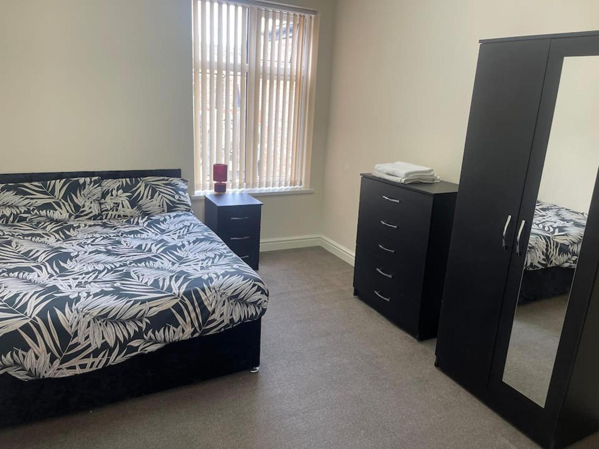מנצ'סטר 2-Bed Apartment - Sleeps 4 - Street Parking - Wifi מראה חיצוני תמונה