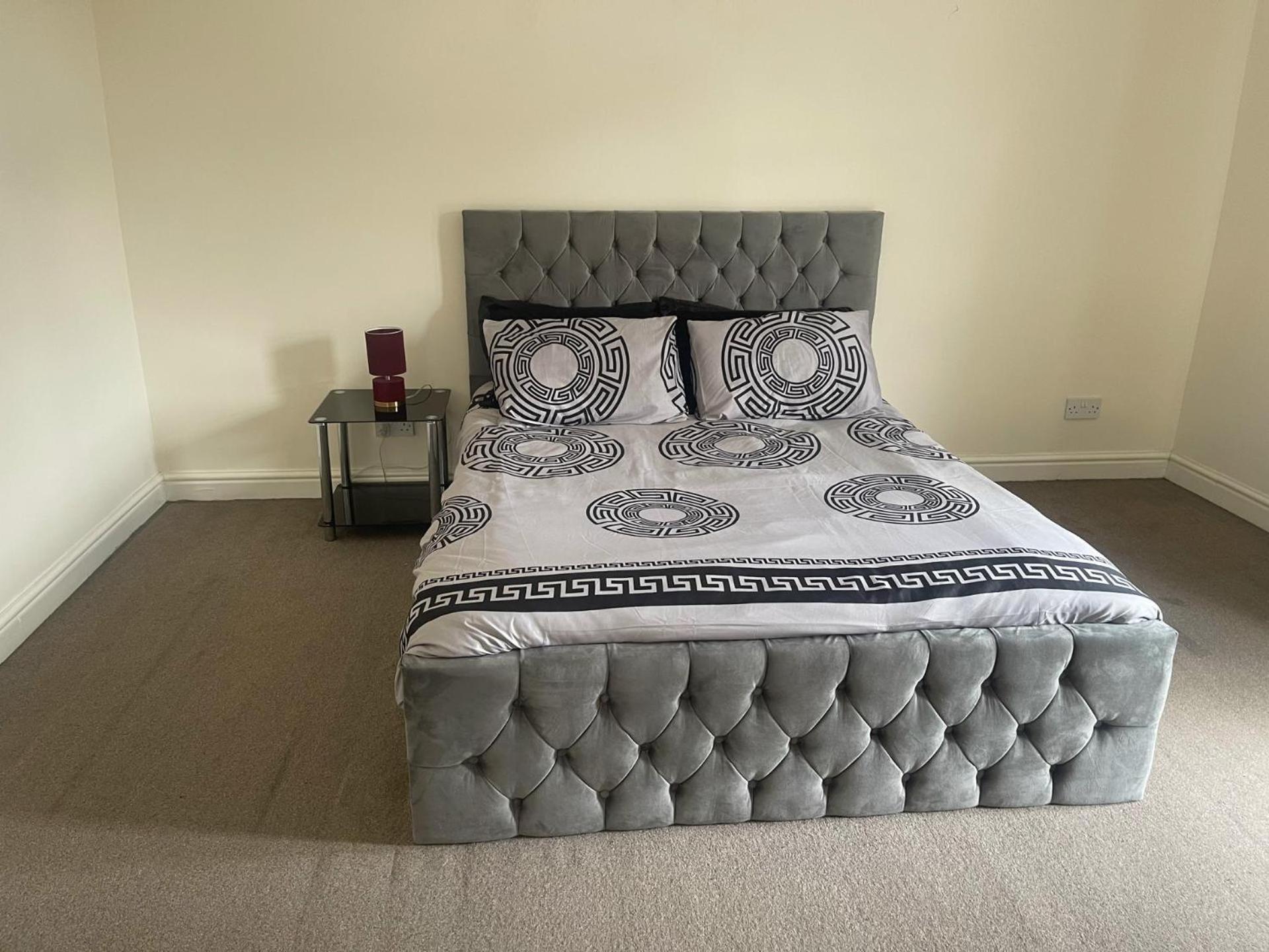 מנצ'סטר 2-Bed Apartment - Sleeps 4 - Street Parking - Wifi מראה חיצוני תמונה